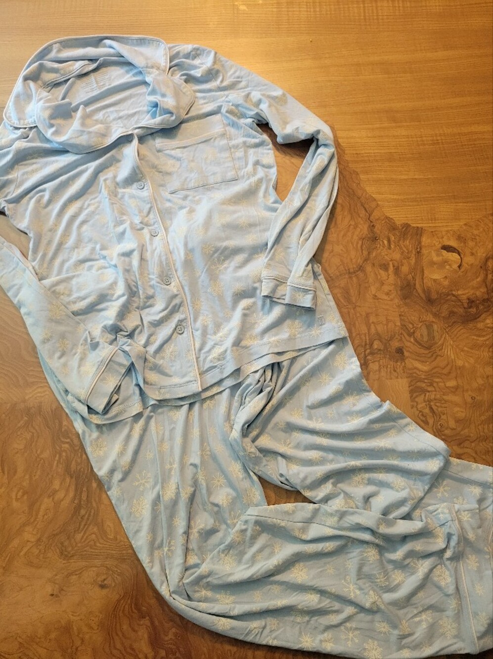 Tommy Johns Light Blue Snowflake Pajama Set Size Small